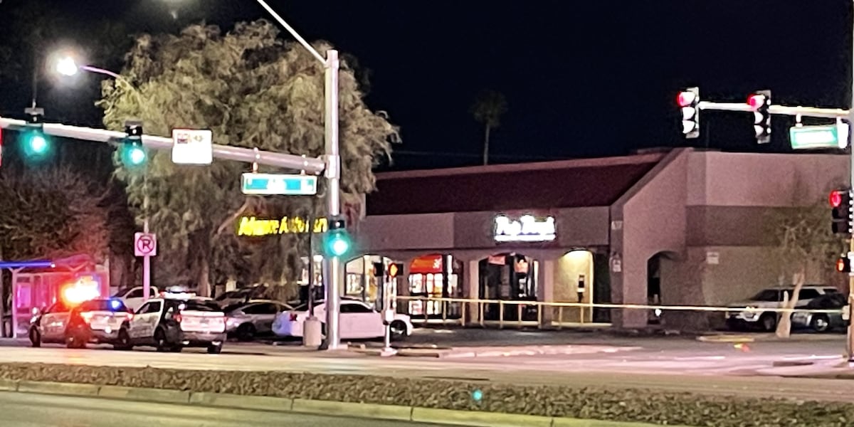 LVMPD officers identified in fatal shooting of man armed with ‘bladed weapon’ LVMPD officers identified in fatal shooting of man armed with ‘bladed weapon’