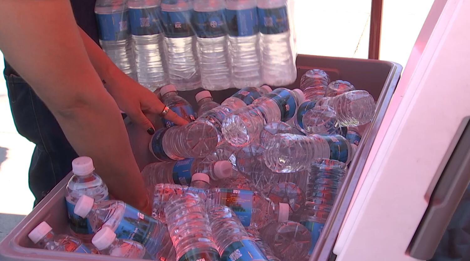 Water, sunscreen handed out to Las Vegas Valley RTC riders during excessive heat warning - Vimarsana News
